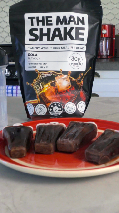 Man Shake Cola Icy Pole